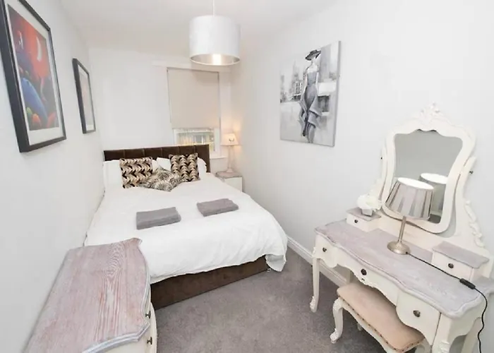 Pelican-stylish 2-bed Close To & Town * Scarborough