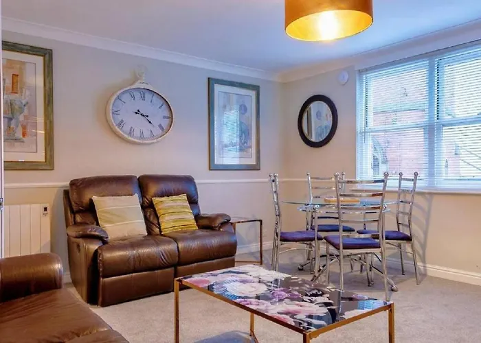 Pelican-stylish 2-bed Close To & Town * Scarborough